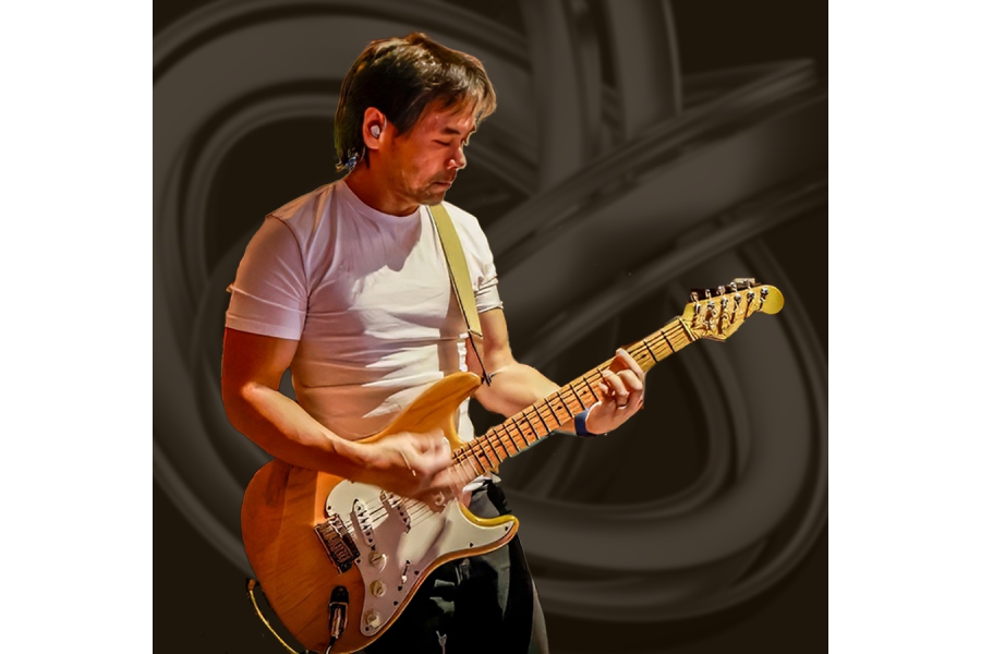 Lloyd Sison at The Eight Note