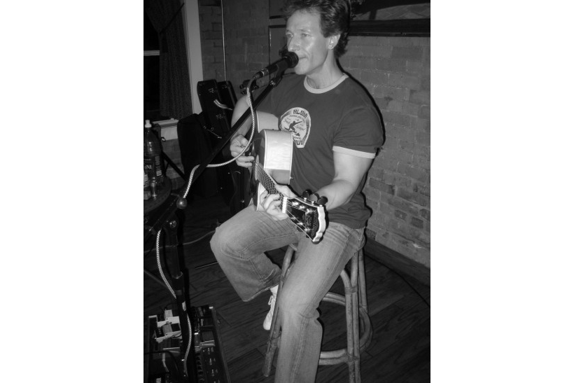 Dan the Acoustic Rooster